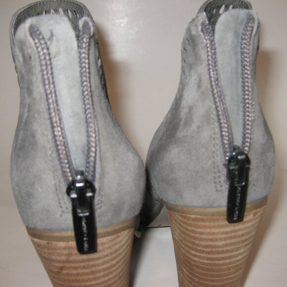 Sz 7.5 Vince Camuto Fileana Grey Split Shaft Laser Cut Out Ankle Boots - Picture 6 of 11